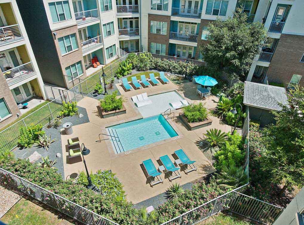 AMLI South Shore Image 8