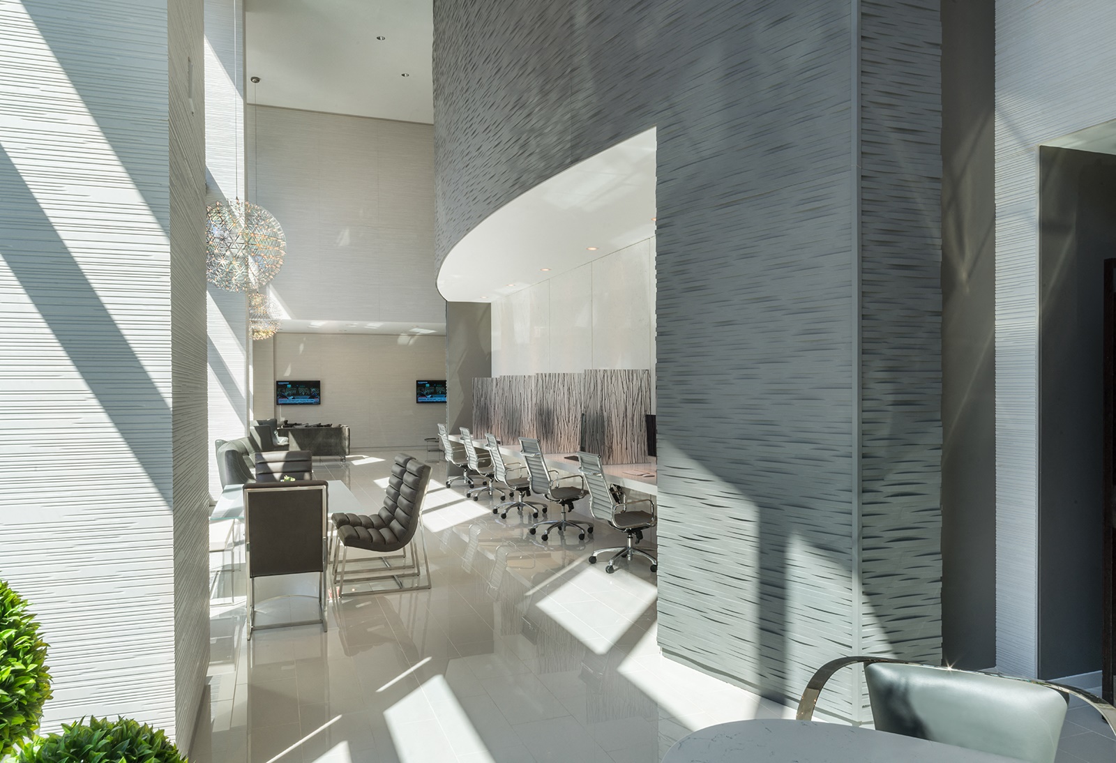 73 East Lake Image 11