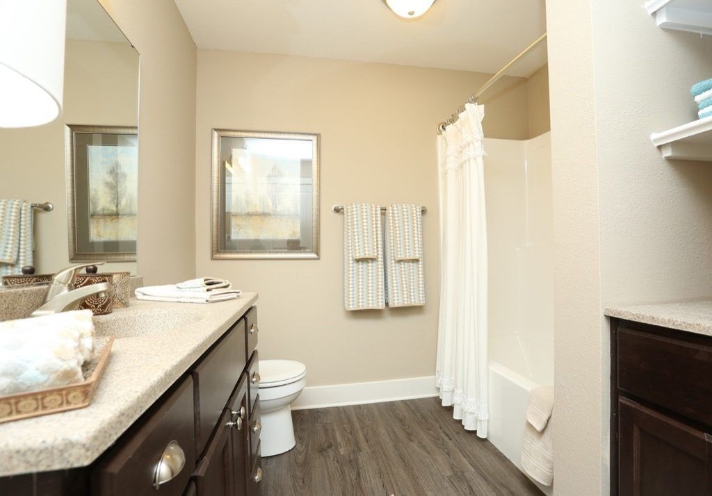 State Street Apartments Image 11