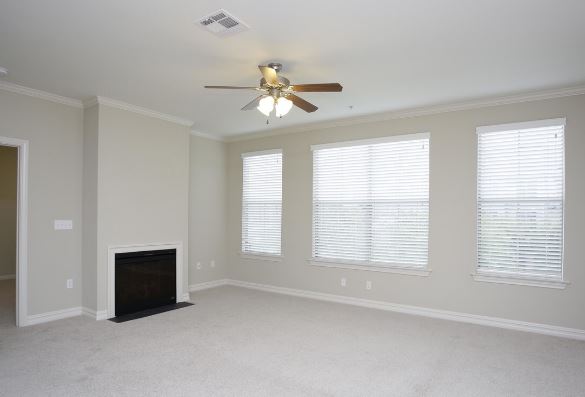 Mandeville Lake Apartments Image 10