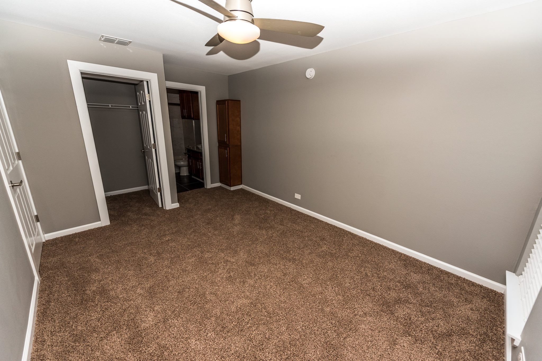 Axiom Apartments Image 9