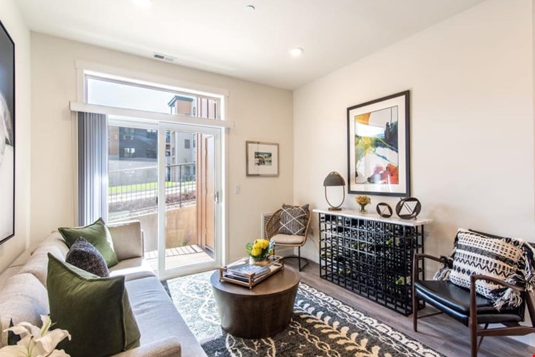 6 West Apartments Image 6