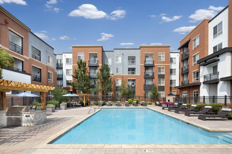 Camden Belleview Station Image 13