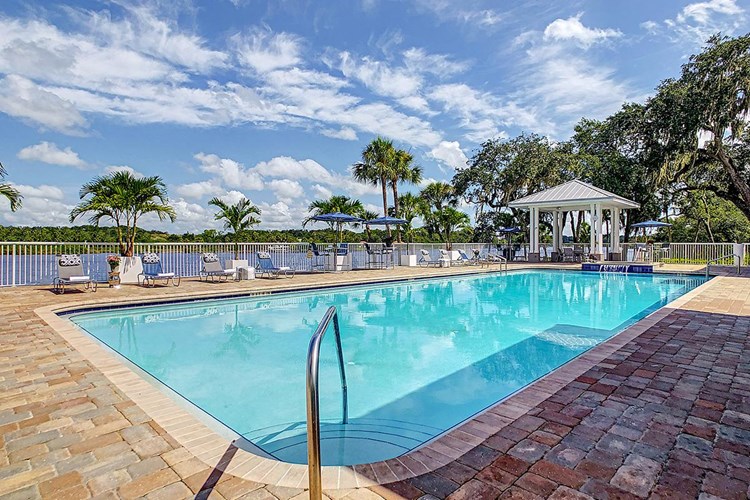 Take a dip in our resort-style pool that overlooks the Alafia river.