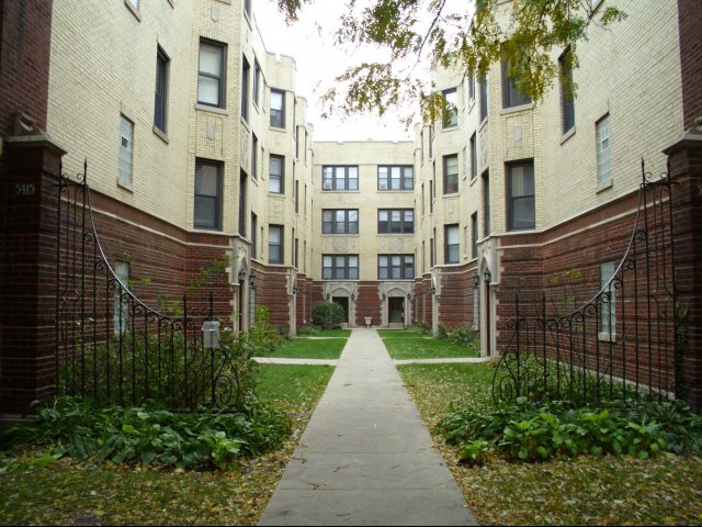 5415 S Woodlawn Avenue Image 1