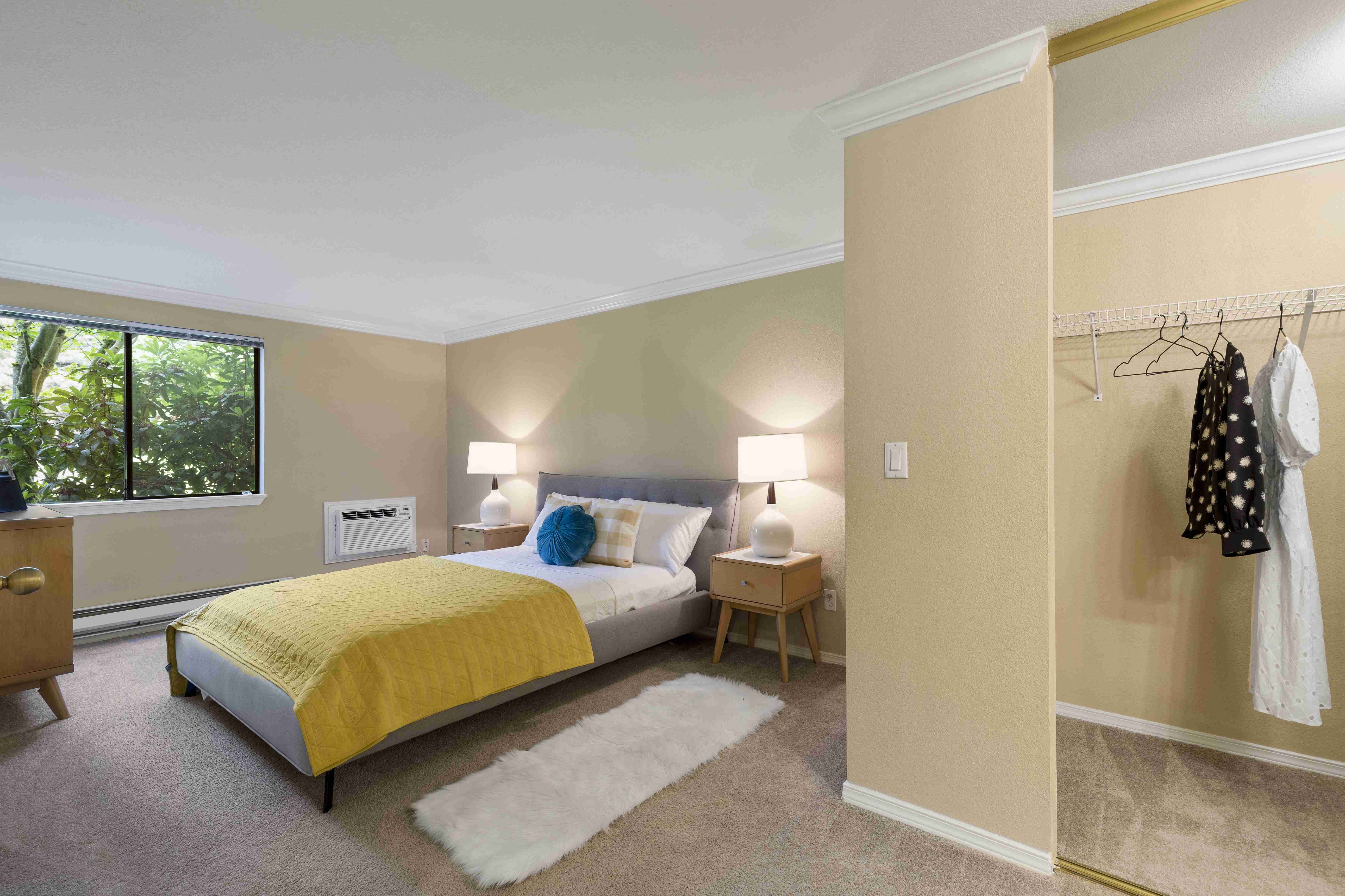 Yarrowood Highlands bedroom and closet