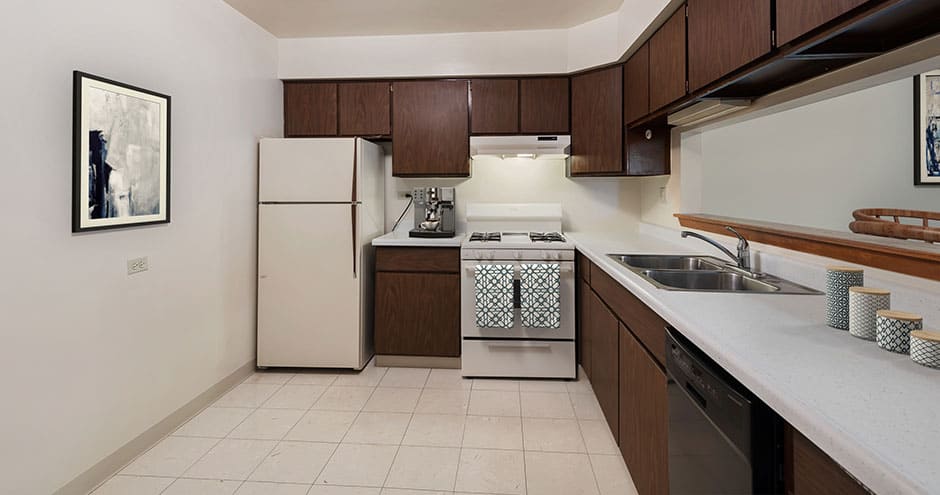 Imperial Tower Apartments Image 6