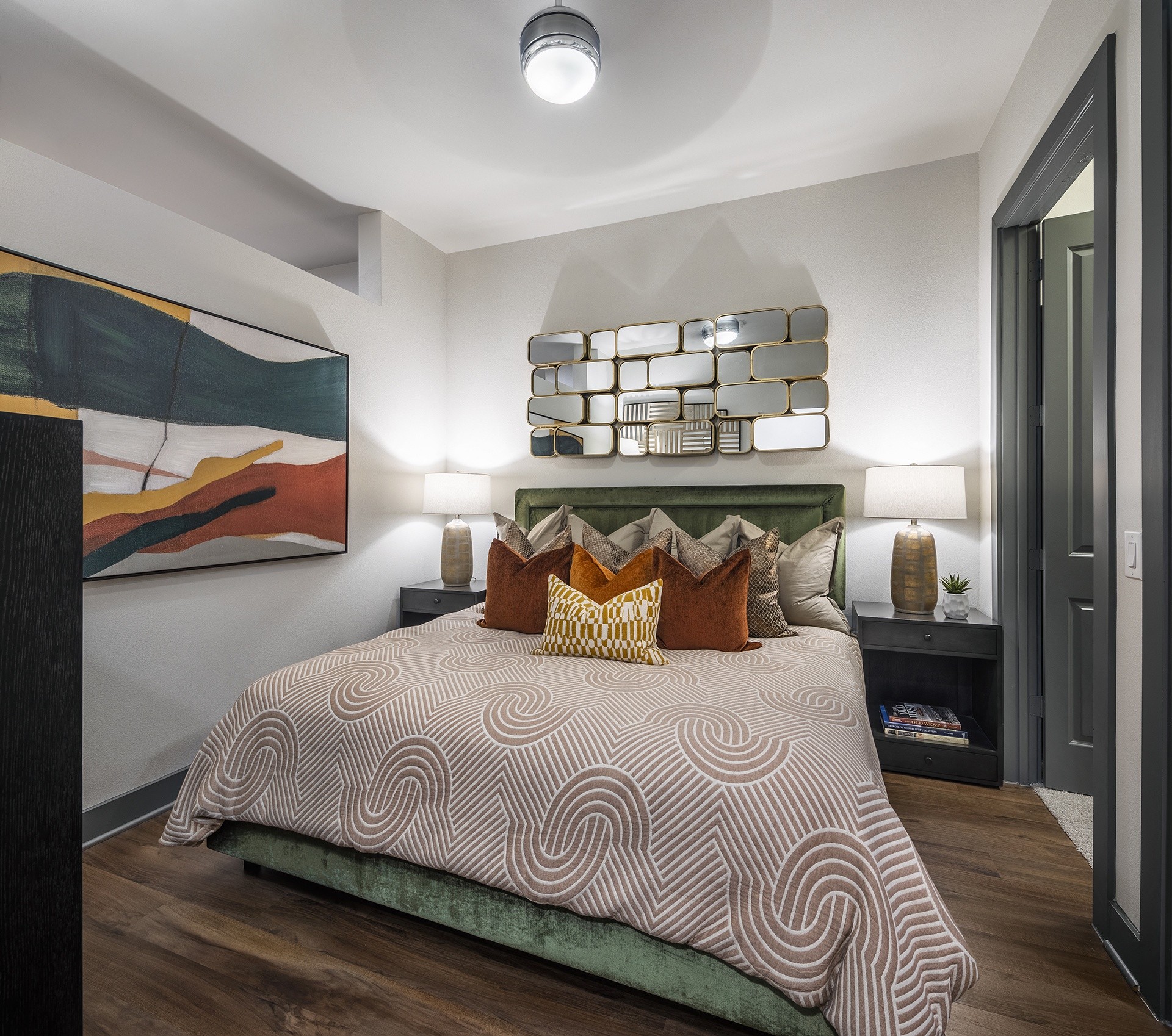 Aura Thirty2 Image 19