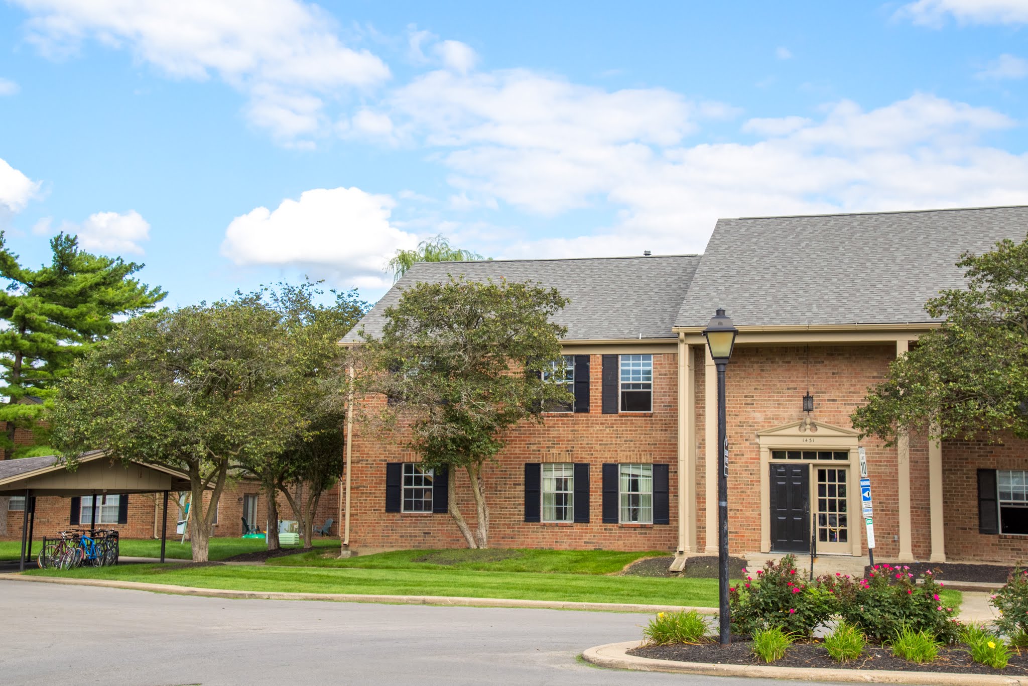 Governor Square Apartments