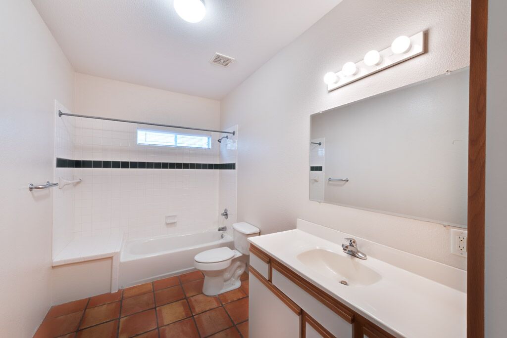 Yale Street Lofts Image 16