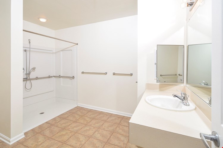 Wilson Pointe Senior Apartment Homes Image 8