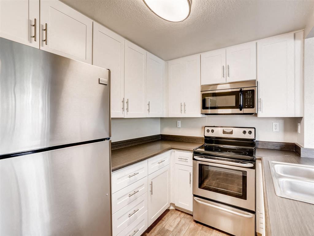 Hidden Hills Condominium Rentals Image 4