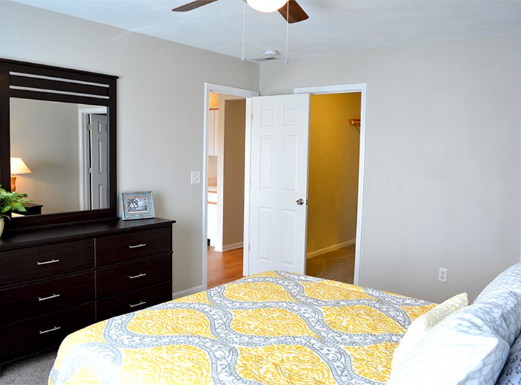 Cantwell Crossing Apartments and Townhomes Image 13