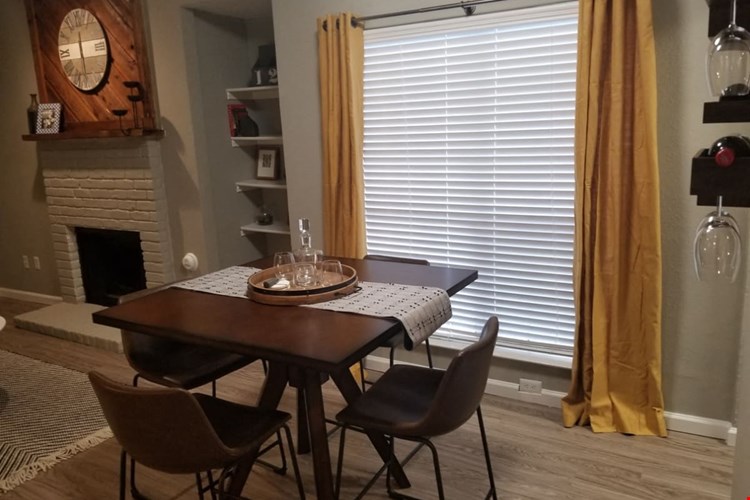 Oakwood Creek Condominiums Image 8