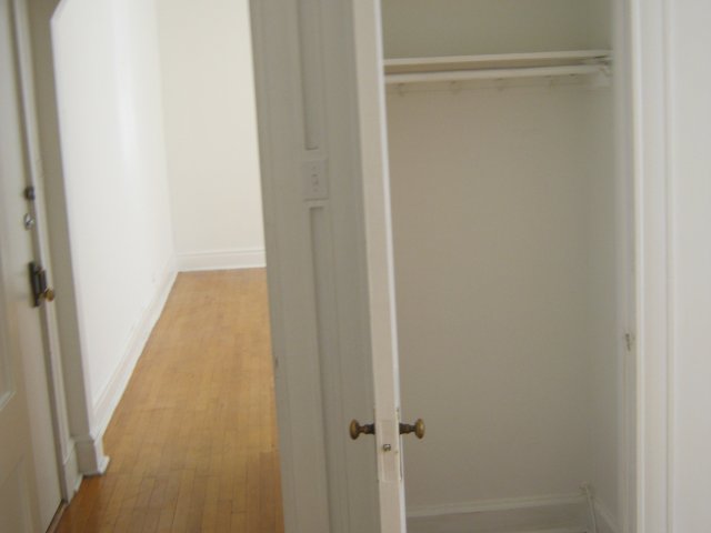 5325 S Hyde Park Boulevard Image 5