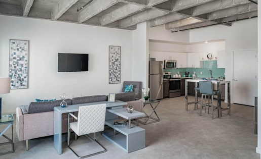 Elements on Third Image 8