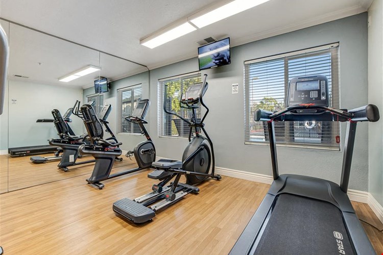 Sandpiper Village Apartment Homes Image 3