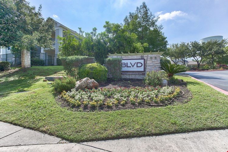 The BLVD at Medical Center Image 27