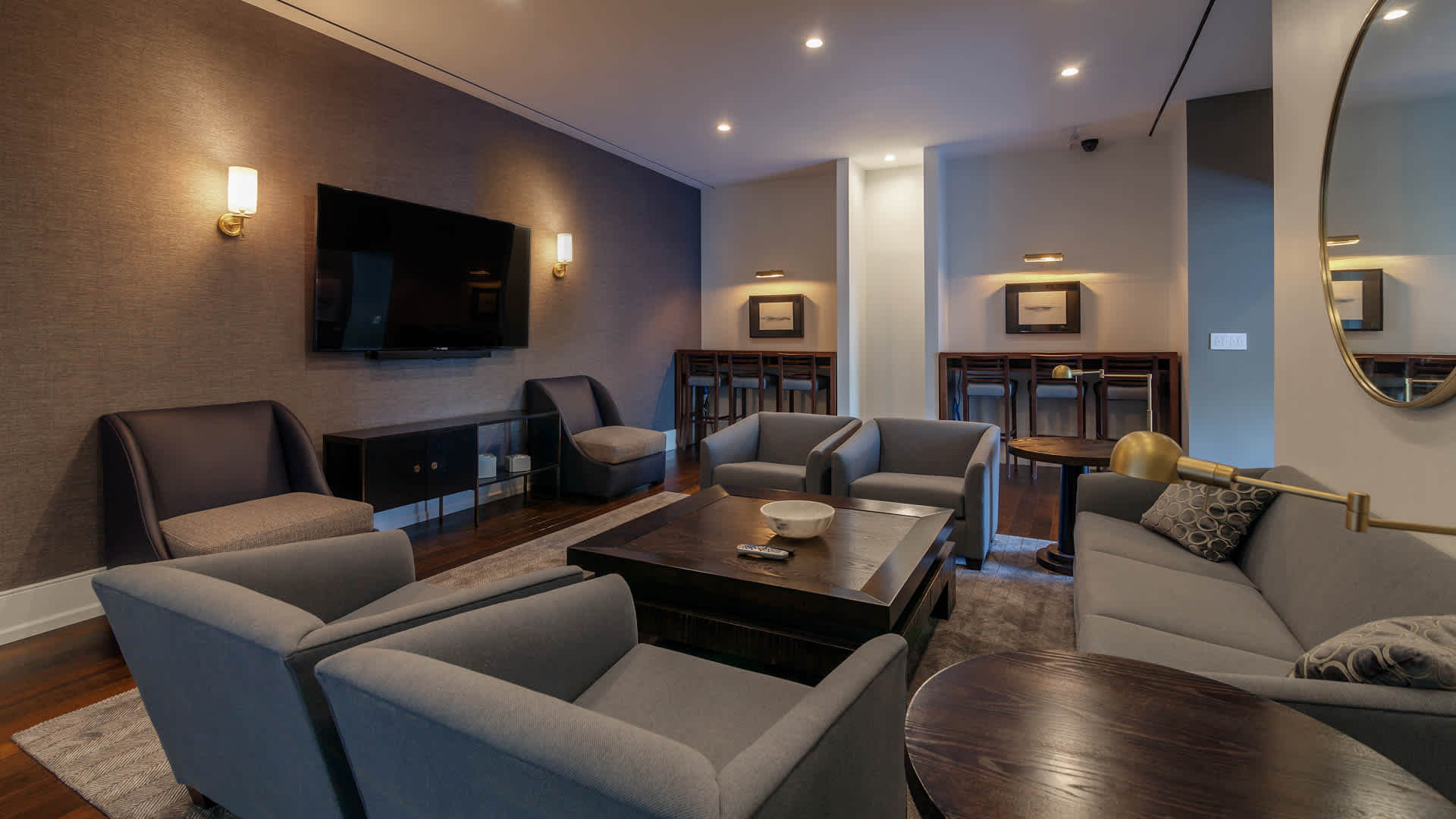 160 Riverside Boulevard Image 25