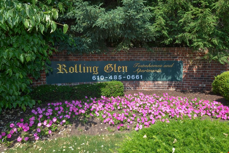 Rolling Glen Townhomes and Apartments Image 1