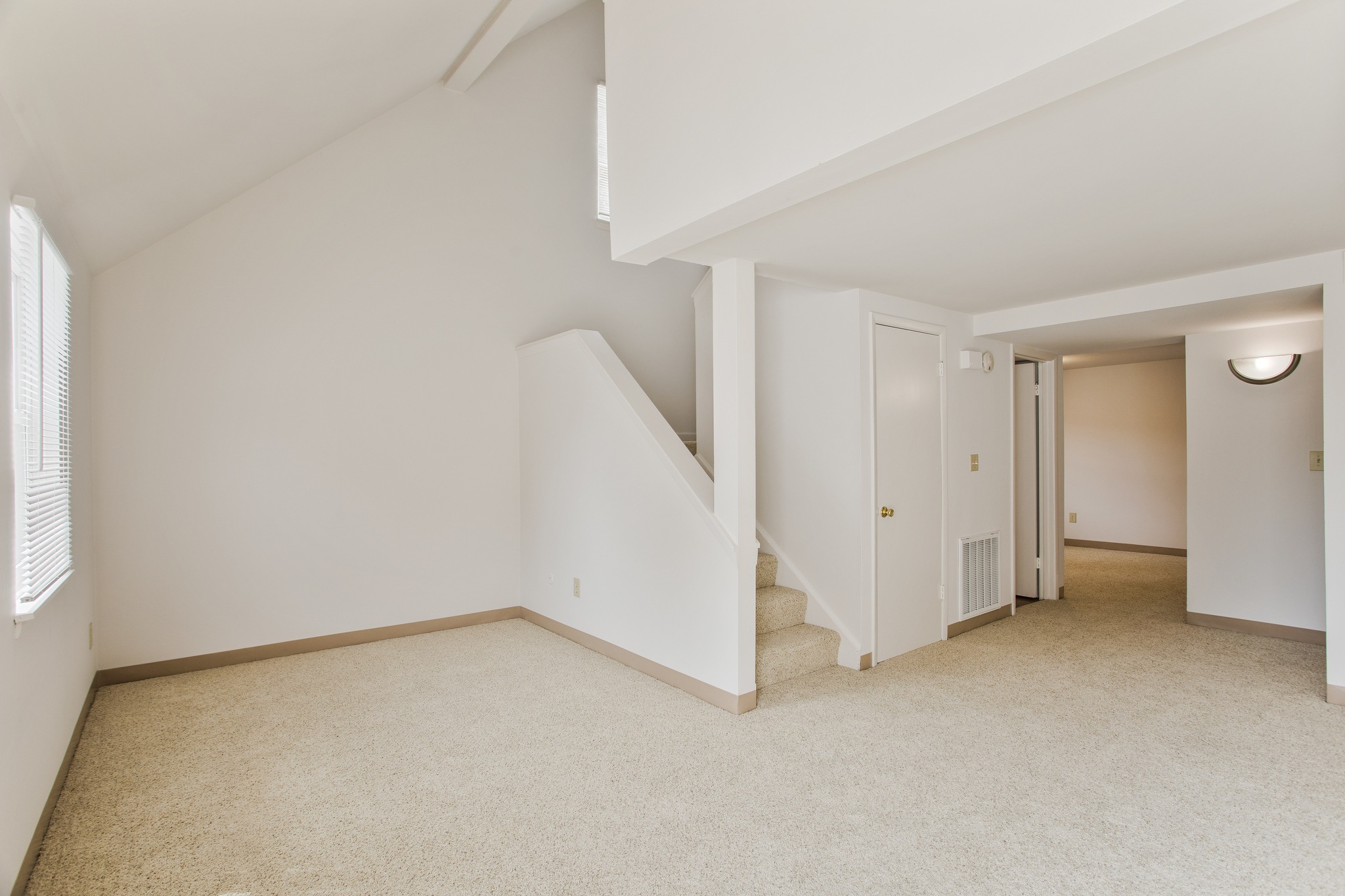 Winchester Park and Woods Image 10