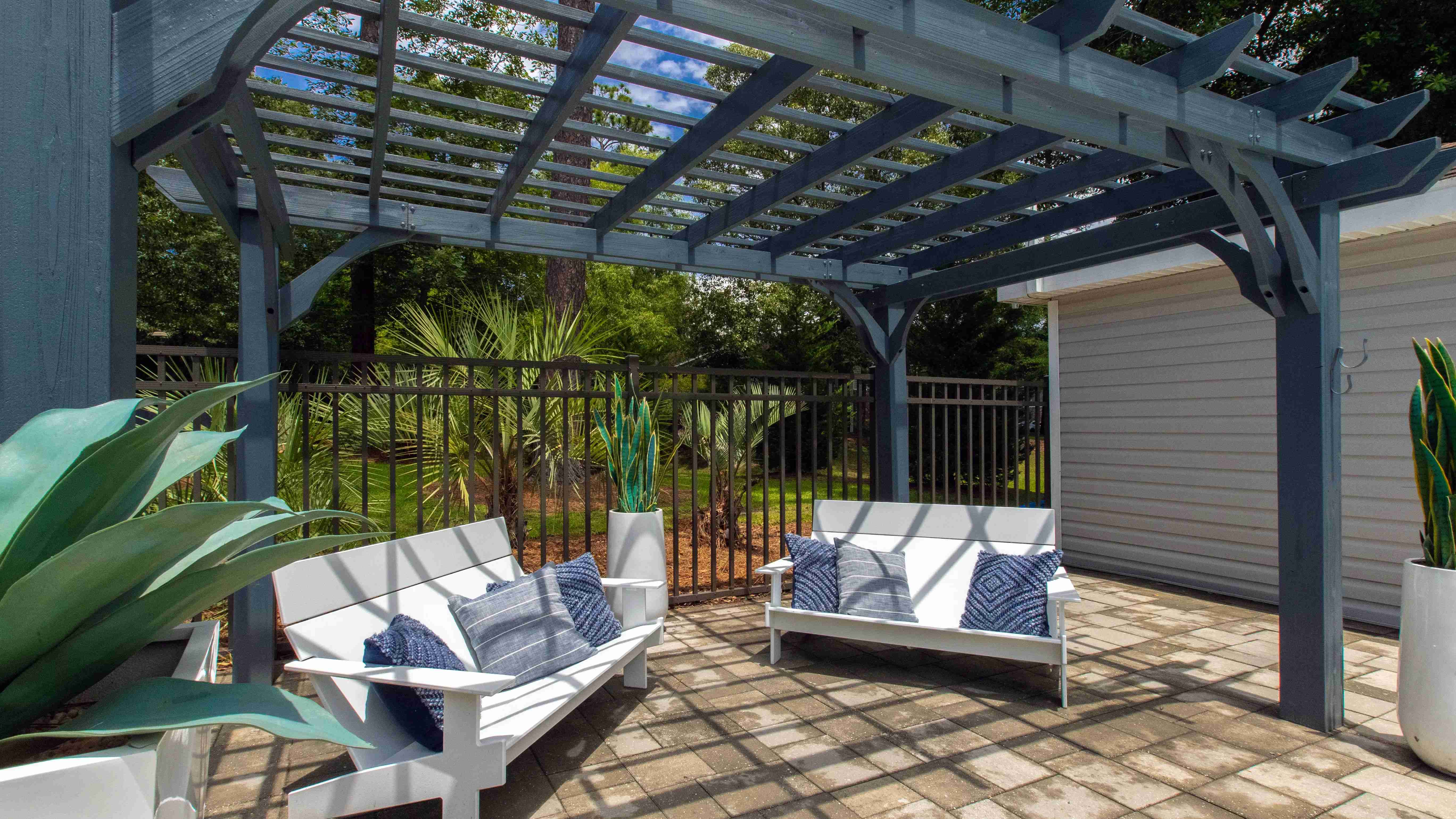 Our pergolas on the pool deck create a stylish oasis, offering residents shaded havens to relax and enjoy the vibrant atmosphere.