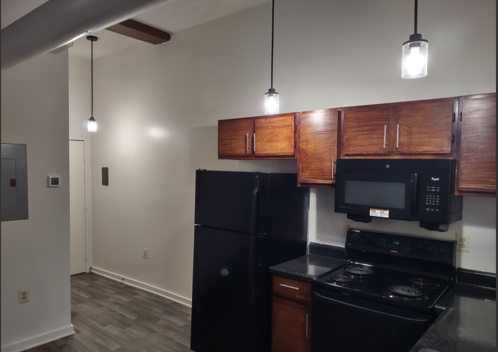 Marlboro Classic Apt & Redwood Square Image 92