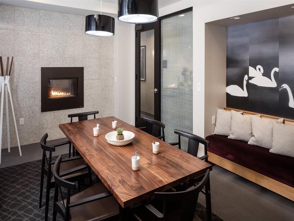 Foundry Lake Street Image 13