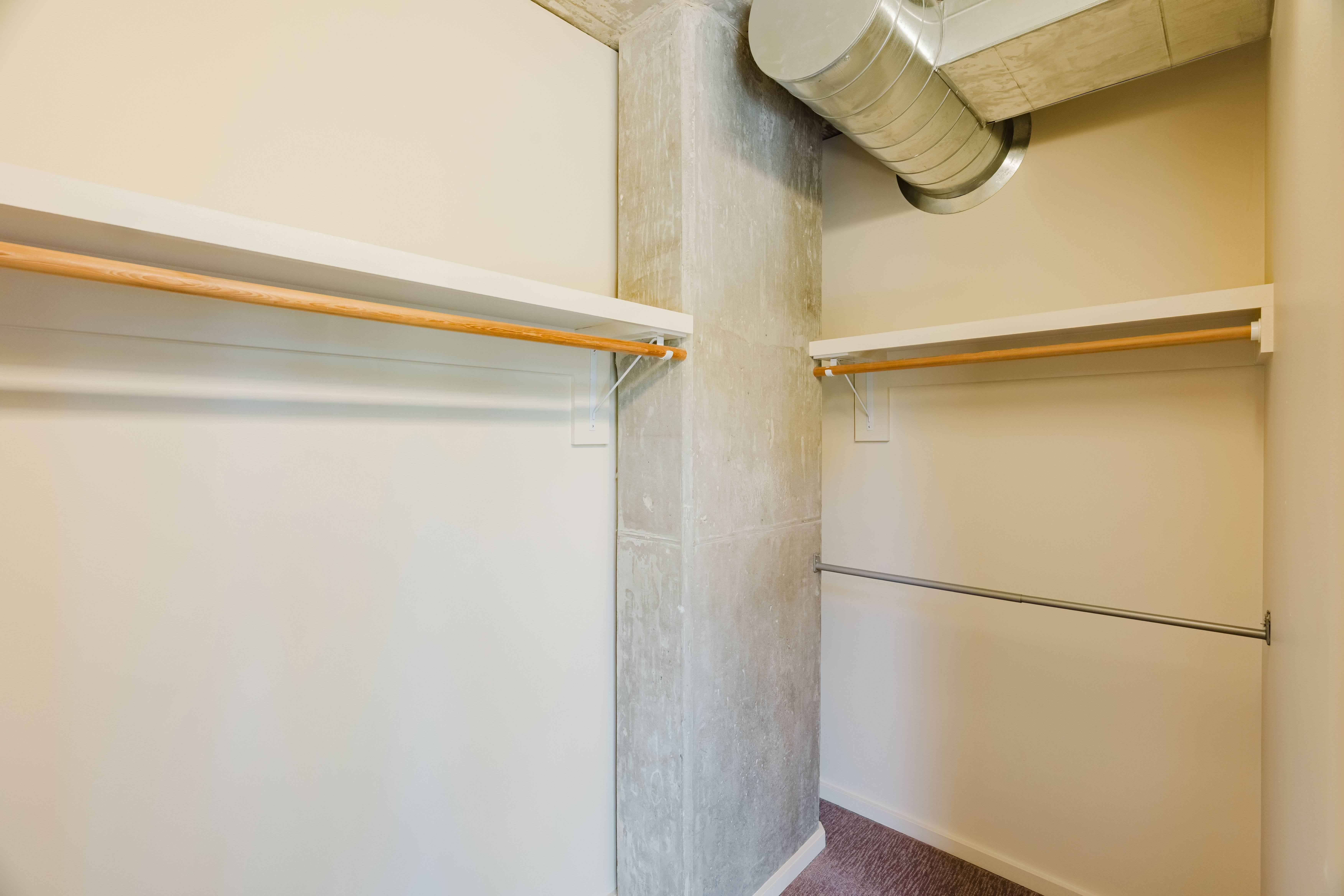 2x2 | Bedroom with Walk-In Closets