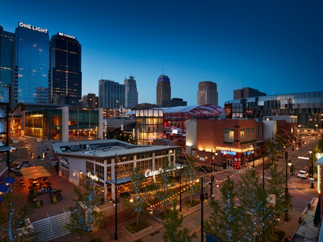 Two Light Luxury Apartments Image 33