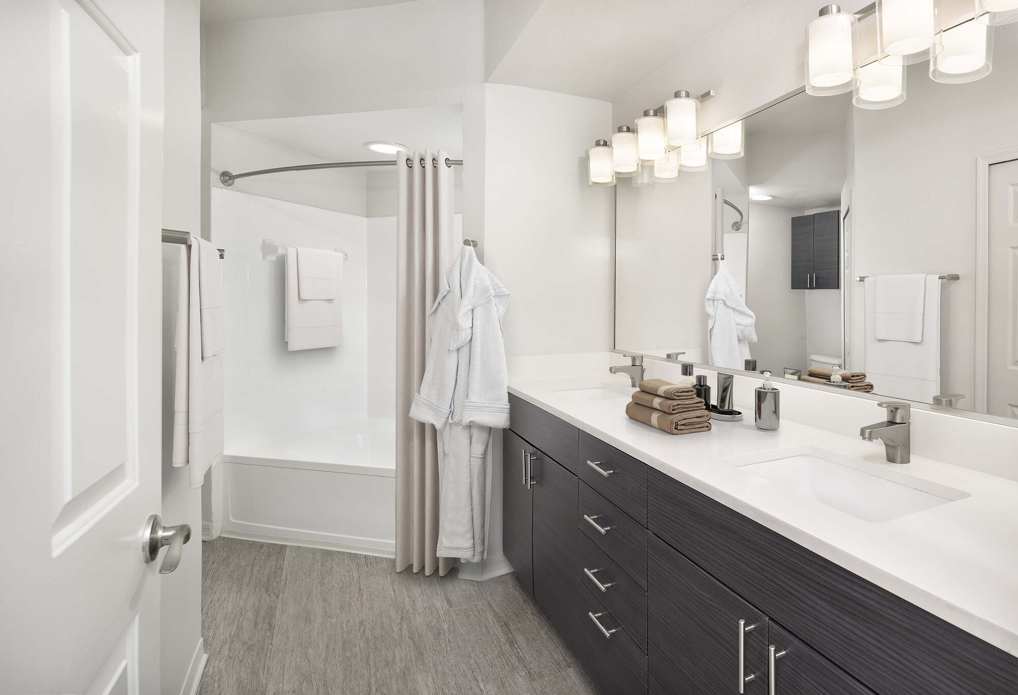 Camden Lee Vista Image 9