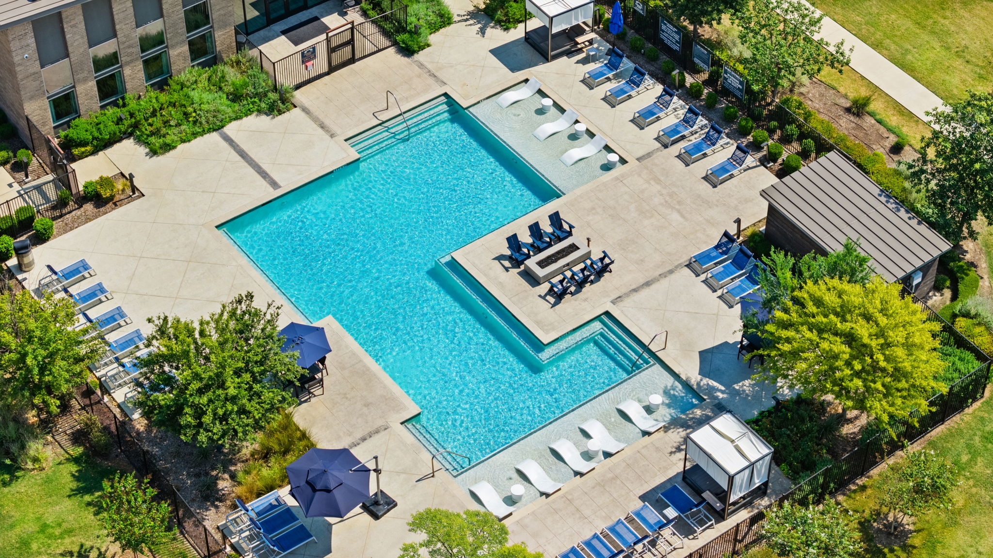 Axis Grand Crossing Image 70