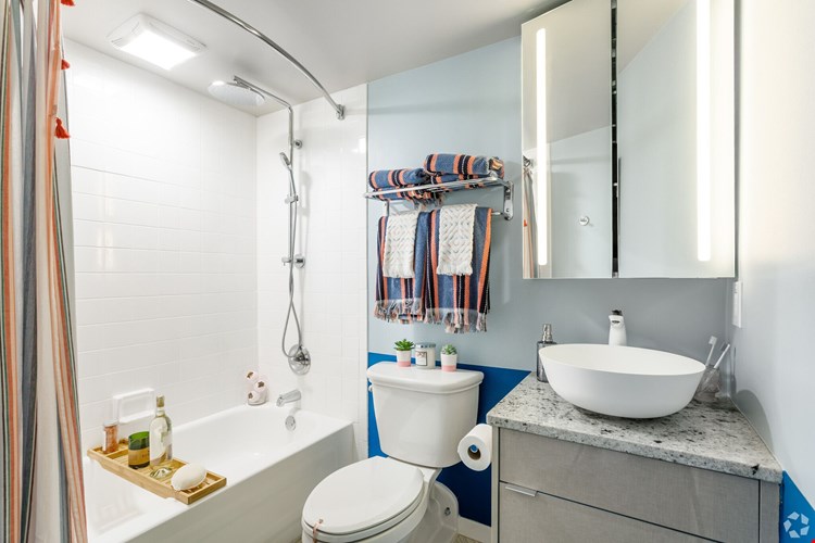 1 BR, 1 BA - A4, 550 SF