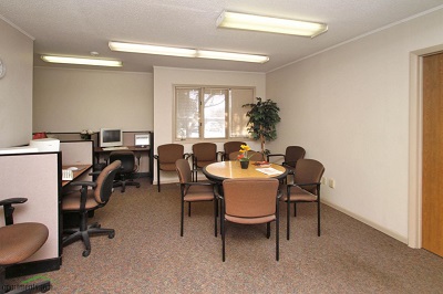 Capitol Commons Apartments and Townhomes Image 7