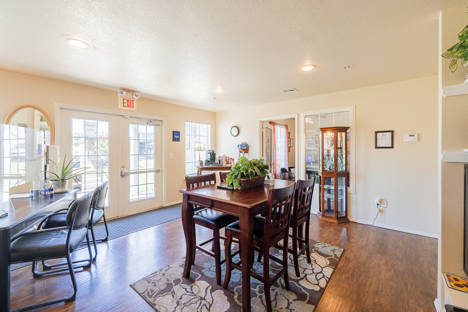 Savannah House of Guthrie Seniors Image 3