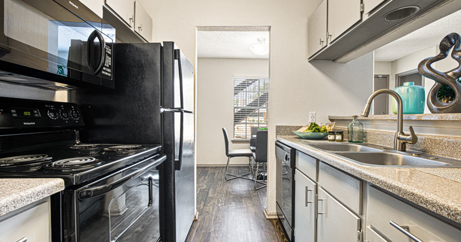 Oaks of Lewisville Image 9