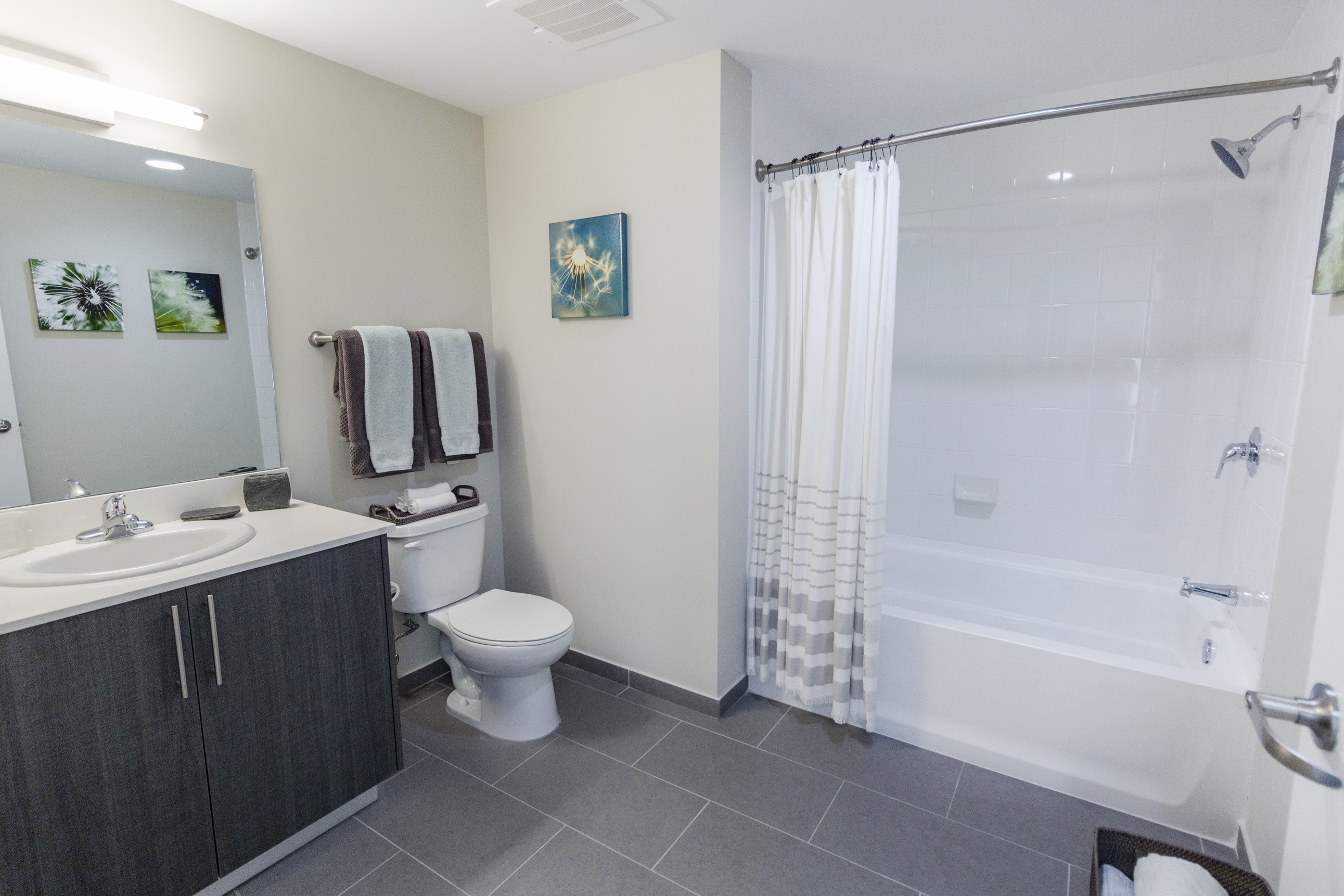 High Rise luxury rental apartments overlooking the New River in Fort Lauderdale, Florida near Las Olas Blvd.