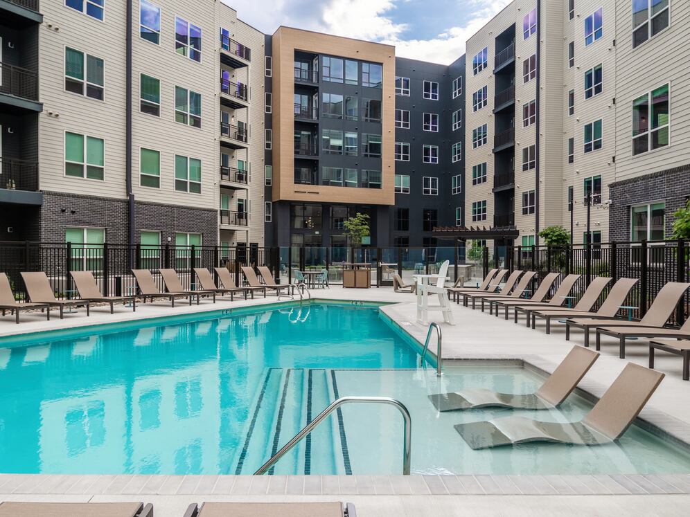 New West Phase - Pool and sundeck