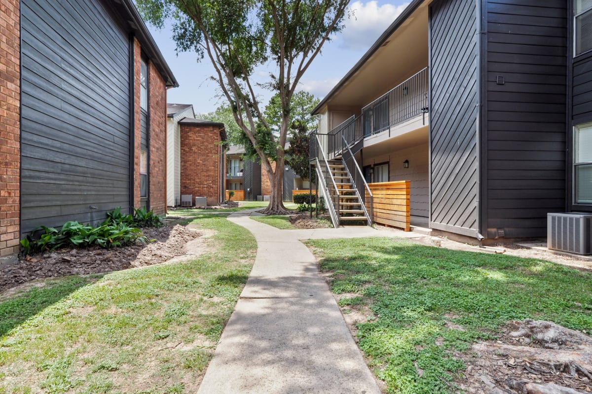 Cypress Creek Crossing Image 6