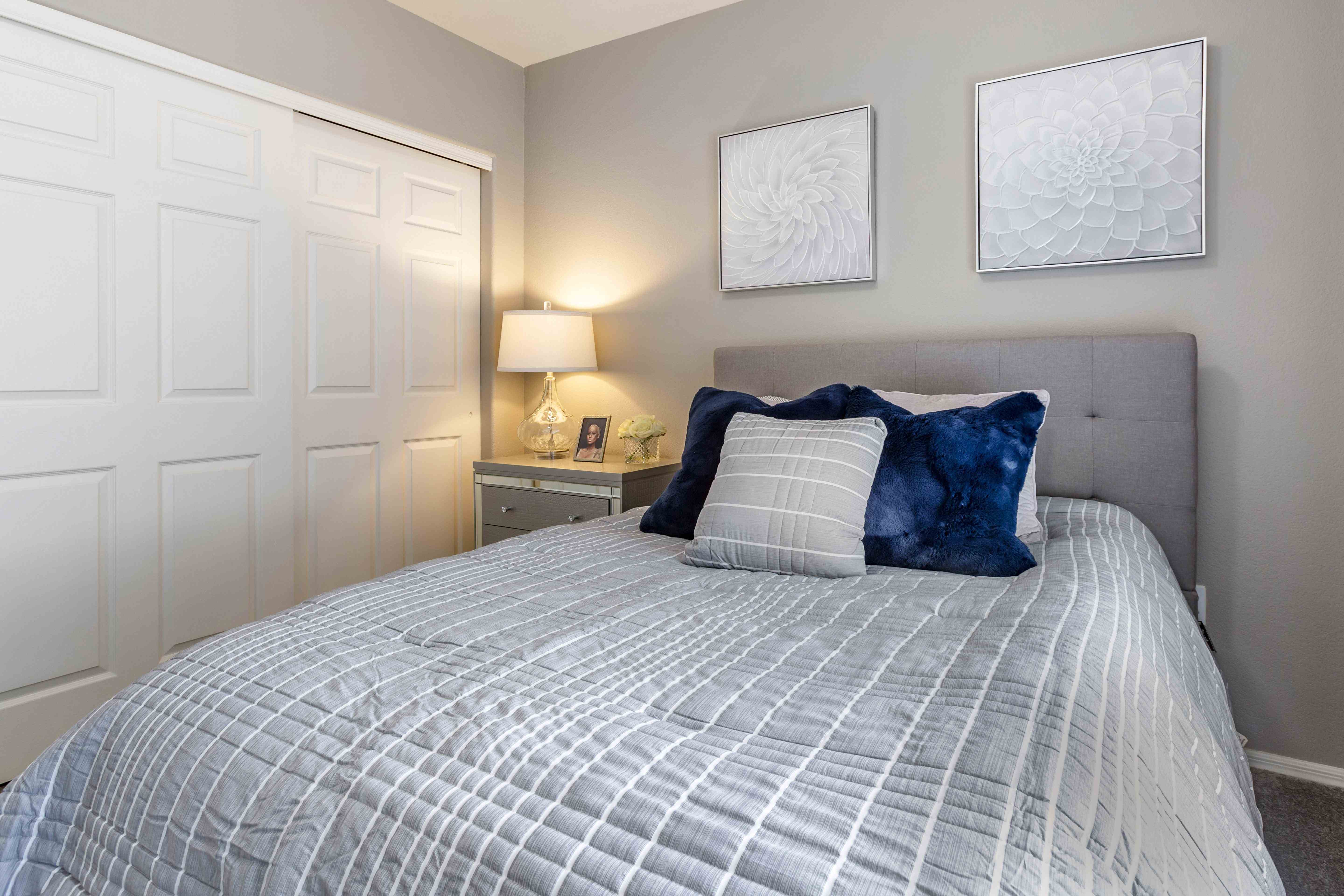 Carlyle Townhomes OLD Image 42