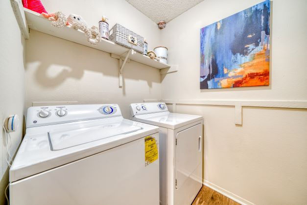 The Views at Laurel Lakes Apartment Homes Image 9