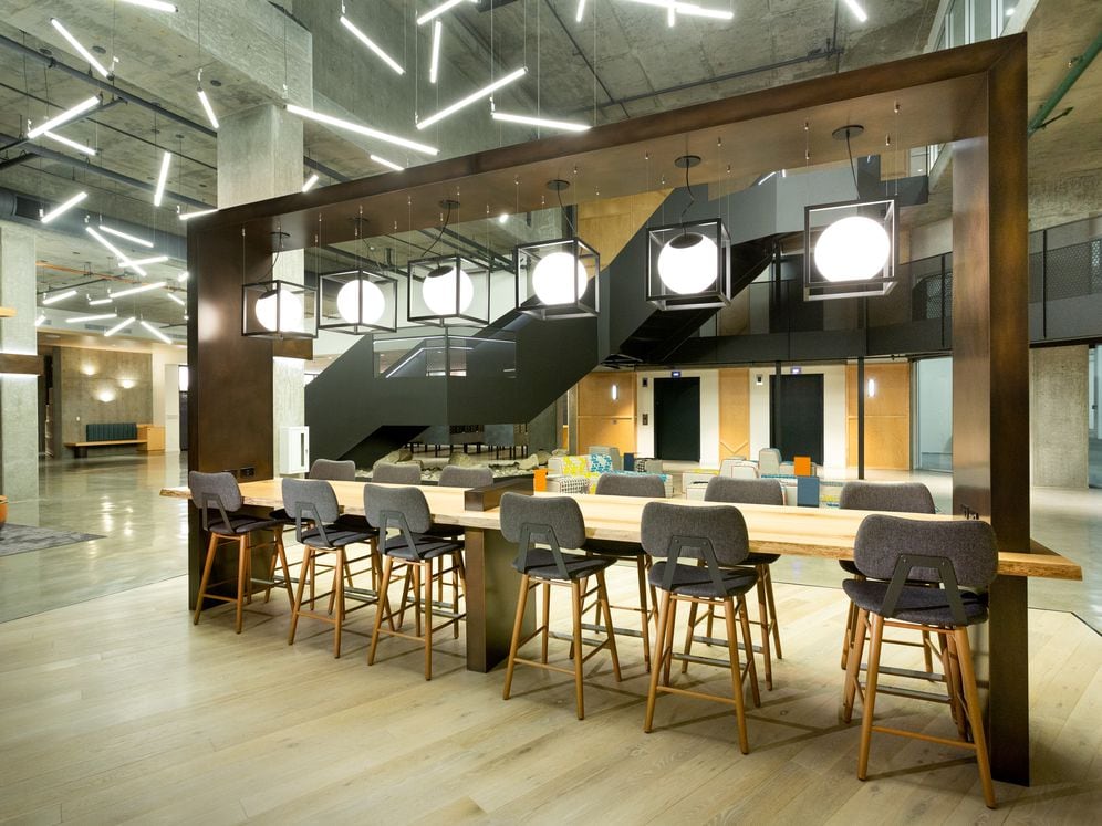 Lobby loft with common area seating