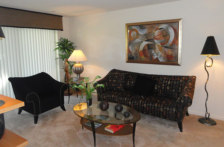 Montgomery Club Townhouses Image 6