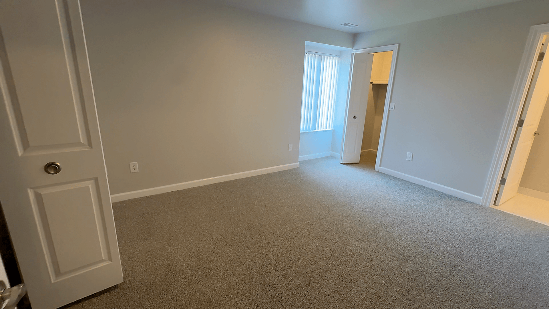 Lakeside Village Apartments Image 112