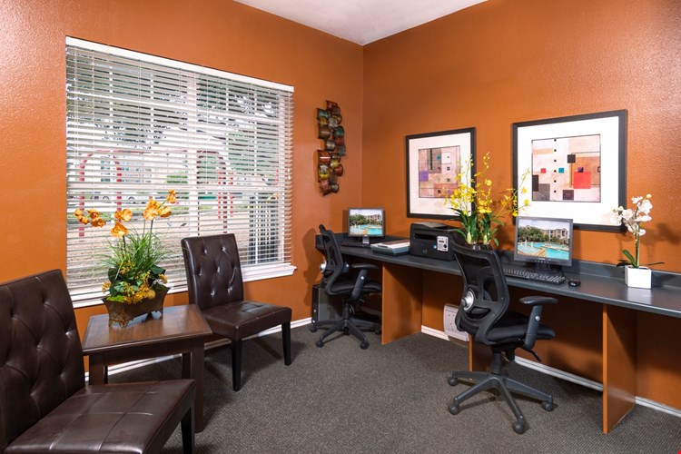 Stoneybrook Apartments & Townhomes Image 15