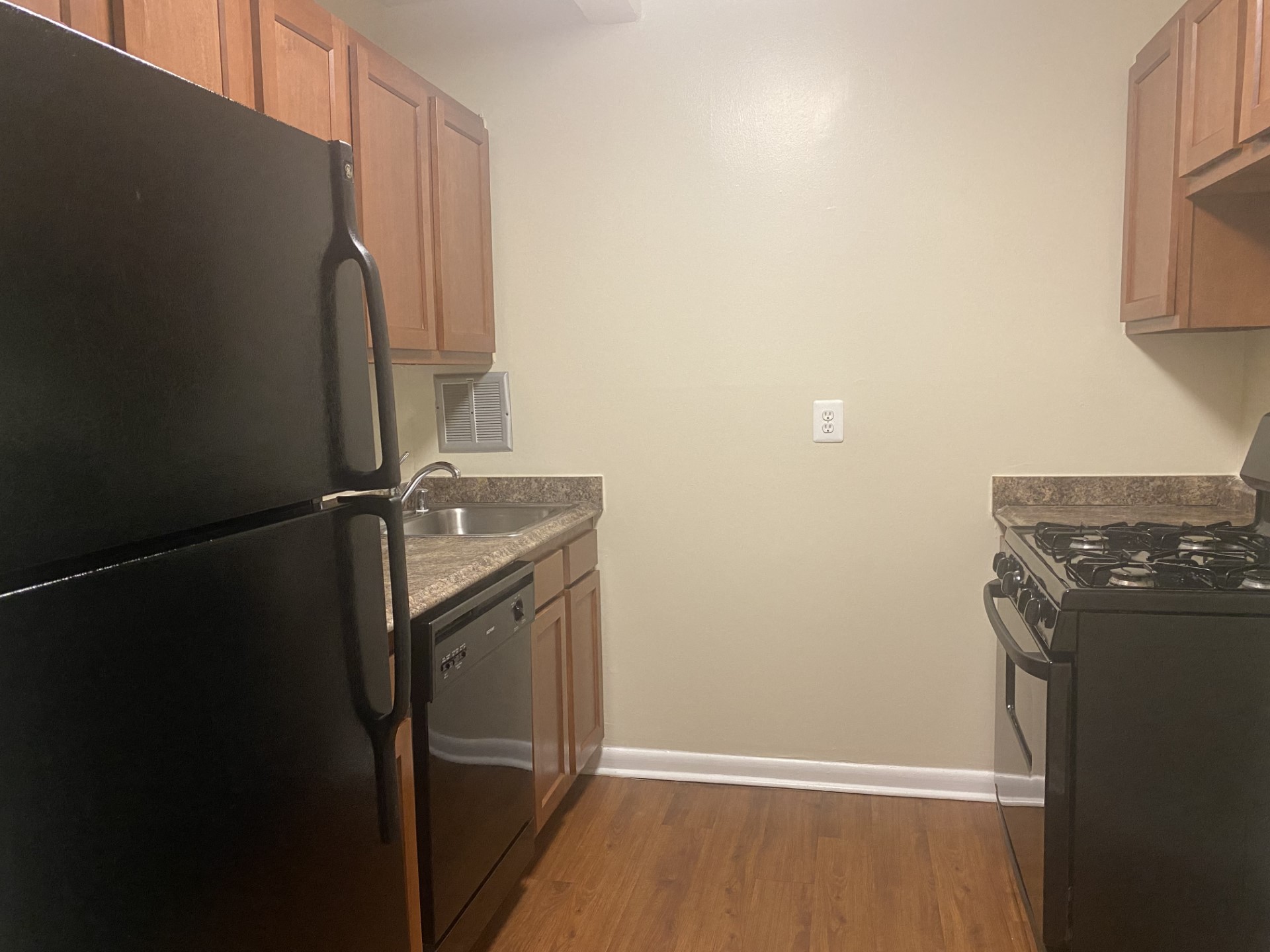 Silver Spring Towers Image 32