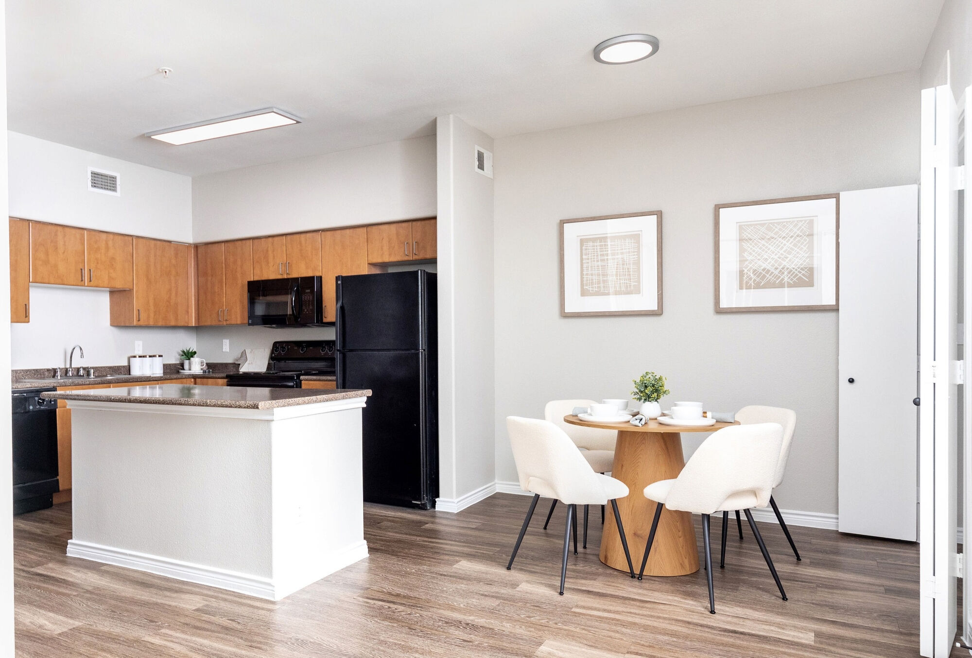 Mandalay At Shadow Lake apartments — community photo