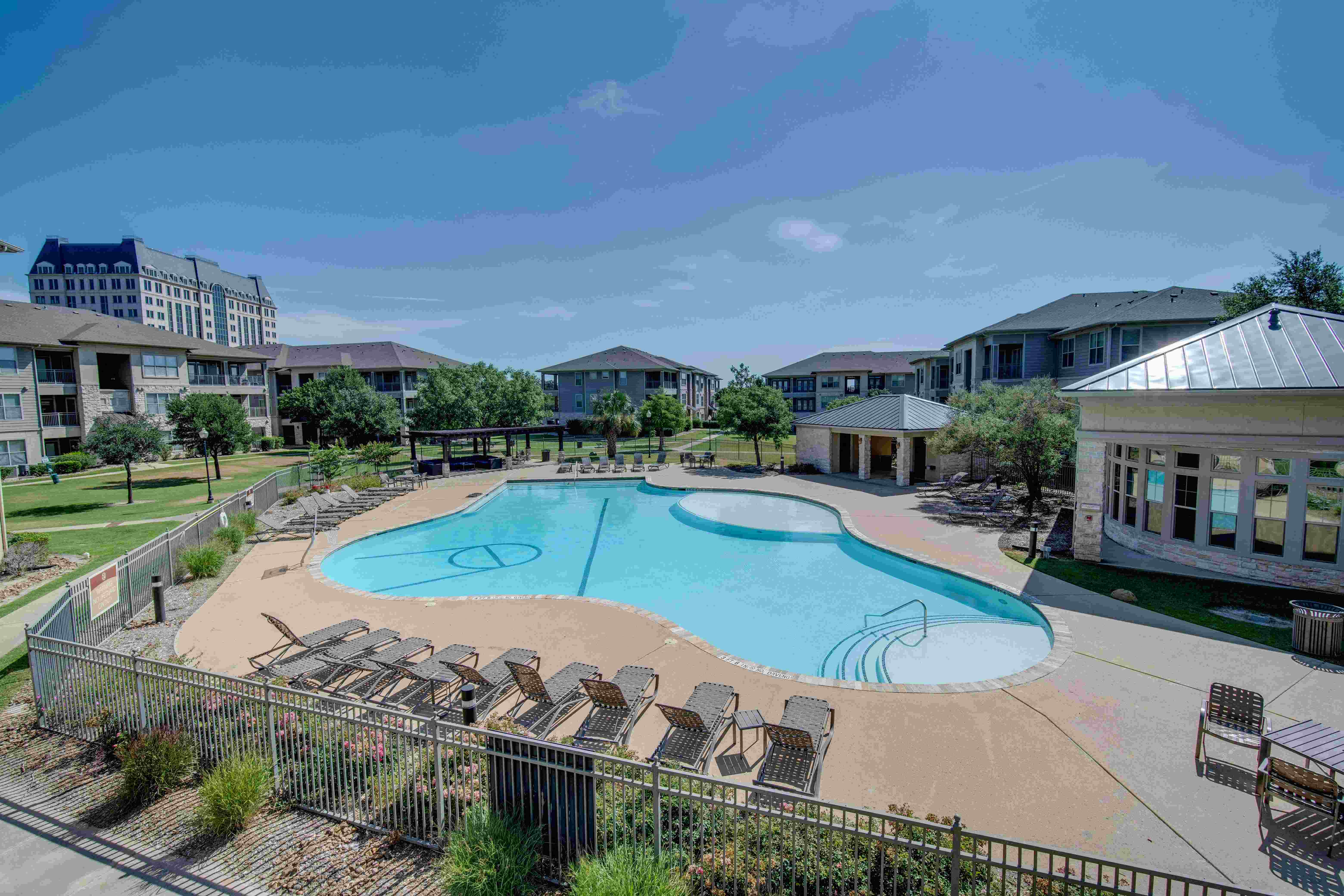 Crescent Pointe Apartments Image 5