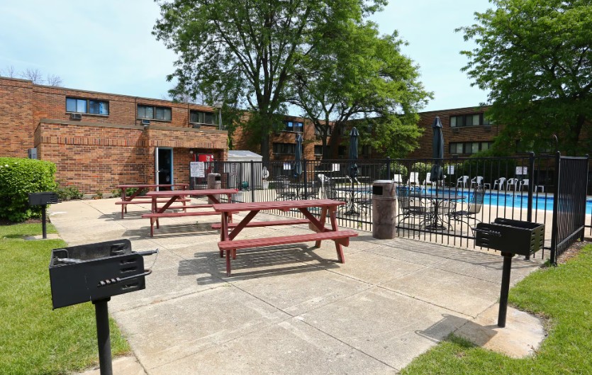 Kings Court Apartments Image 5