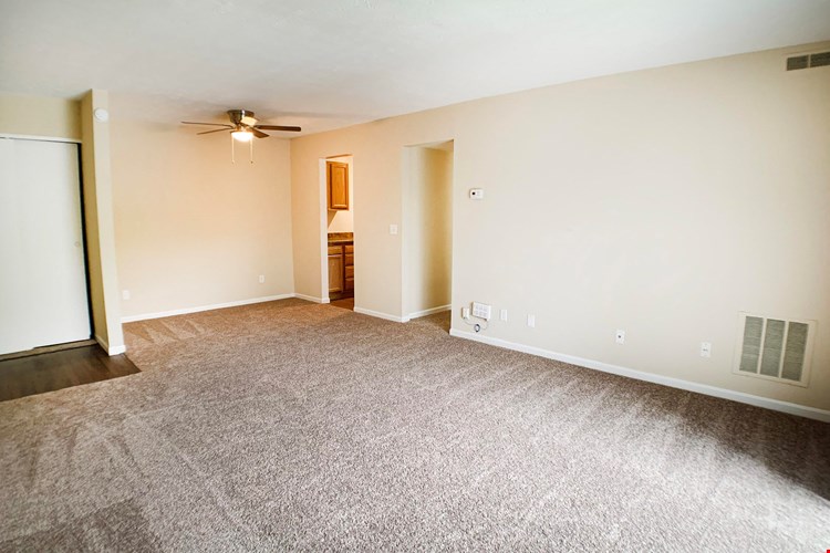 Crown Crossing Apartments Image 32